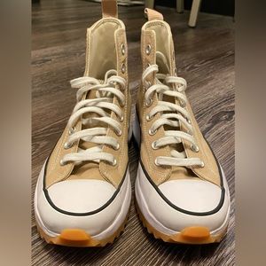 Converse All Star Chuck Taylor high tops in size 9. They run big!